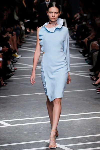 Look 3